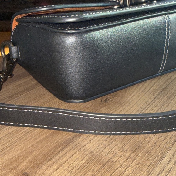 Authentic Coach Black leather shoulder bag BNWT suede interior with key to lock. - Picture 13 of 16